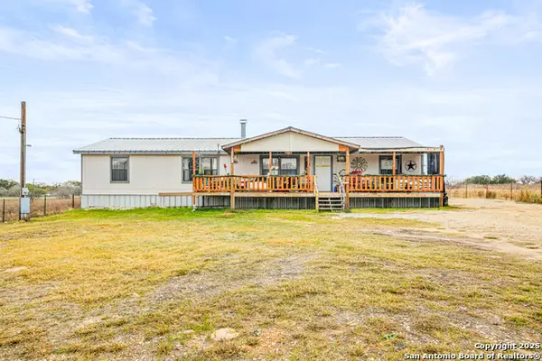 927 County Road 6846, Lytle, TX 78052