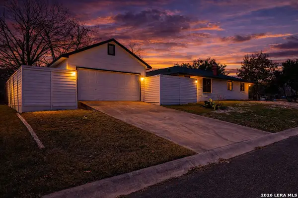 100 Howard Dr, Schertz, TX 78154