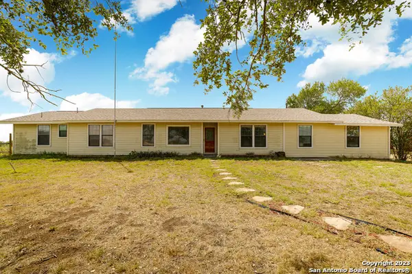 3481 State Highway 97 W, Floresville, TX 78114