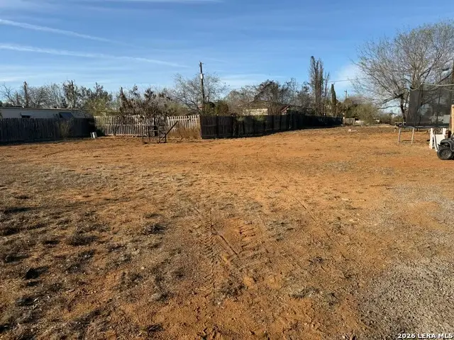 404 E Hugo, Dilley, TX 78017 - Image #2