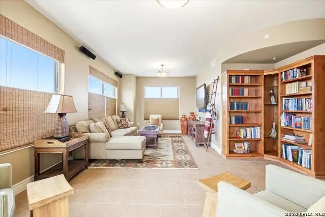 215 N Center St #1503, San Antonio, TX 78202 - Image #3