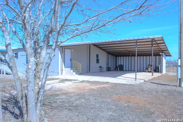 290 Crestfield, Pleasanton, TX 78064 - Image #3