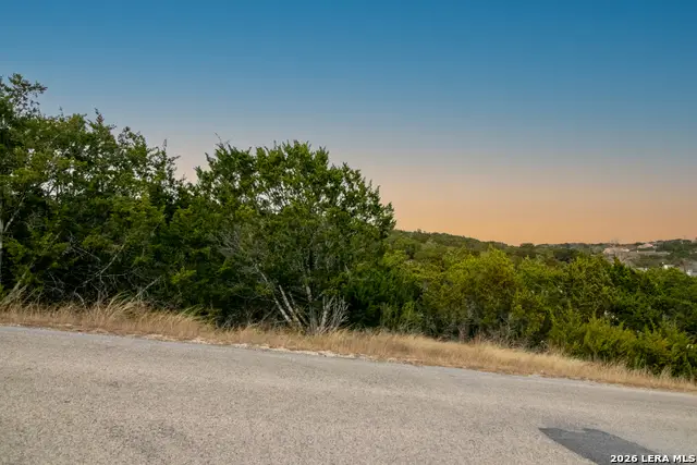 197 NW Hills Dr, Kerrville, TX 78028 - Image #1