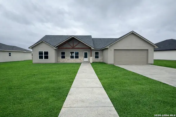 617 34th Street, Hondo, TX 78861