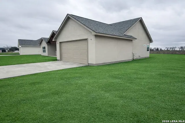 617 34th Street, Hondo, TX 78861 - #2