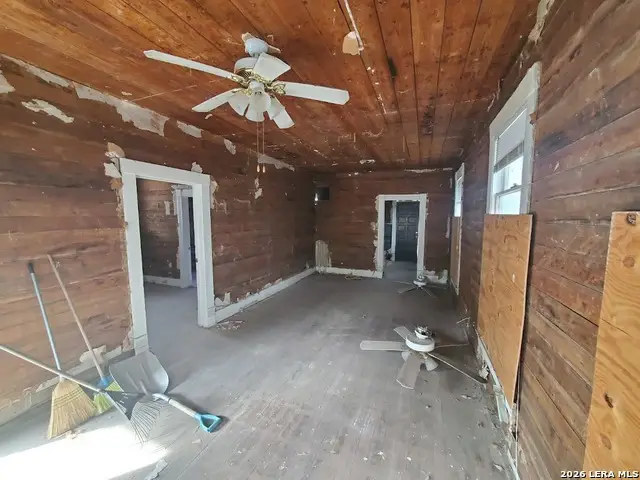 311 S Monumental Street, San Antonio, TX 78203 - Image #2