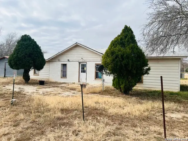 817 El Paso, Sabinal, TX 78801 - #1