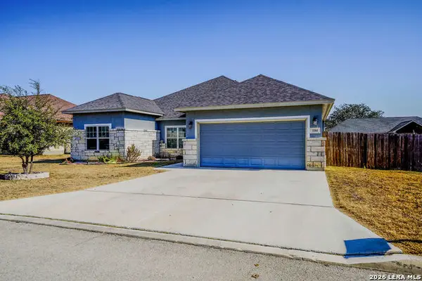 104 Fairway, Floresville, TX 78114