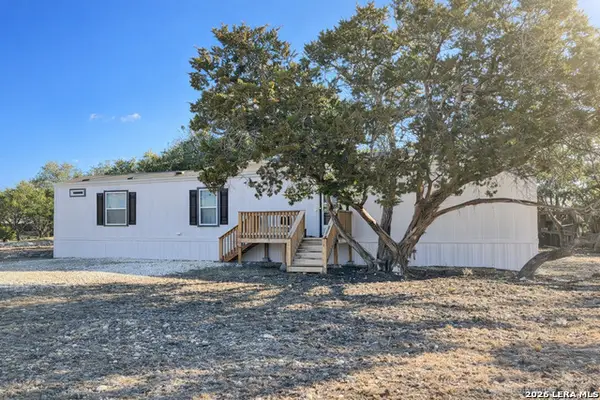 691 Private Road 1510, Bandera, TX 78003