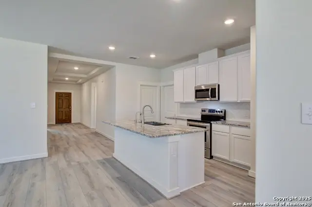 2502 White Daisy Hill, Converse, TX 78109 - Image #3