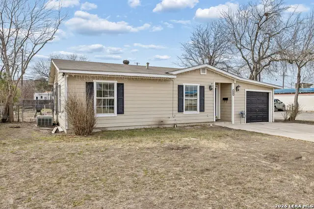 114 E Hutchins Pl, San Antonio, TX 78221 - #3