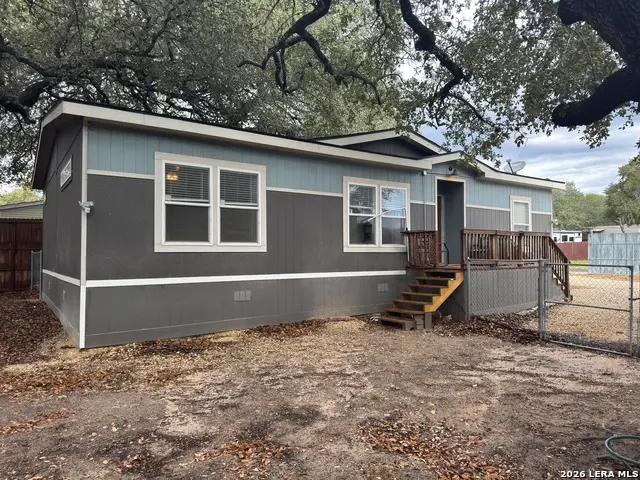 4406 Lost Hills Dr, Elmendorf, TX 78112 - Image #1