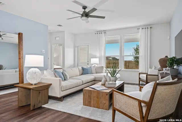 950 Bluegrass Pt, New Braunfels, TX 78130 - #2