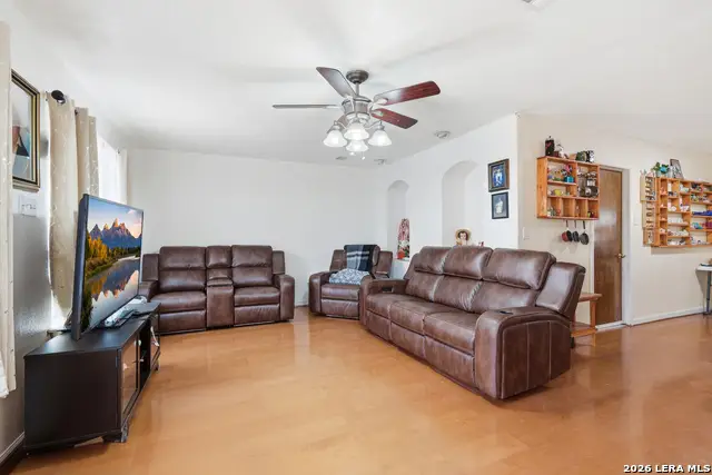 8335 Swift Eagle Dr, San Antonio, TX 78242 - Image #2