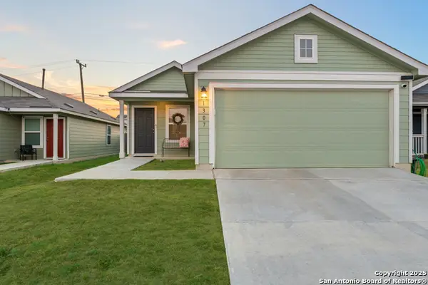 1307 Flame Tanager, San Antonio, TX 78245