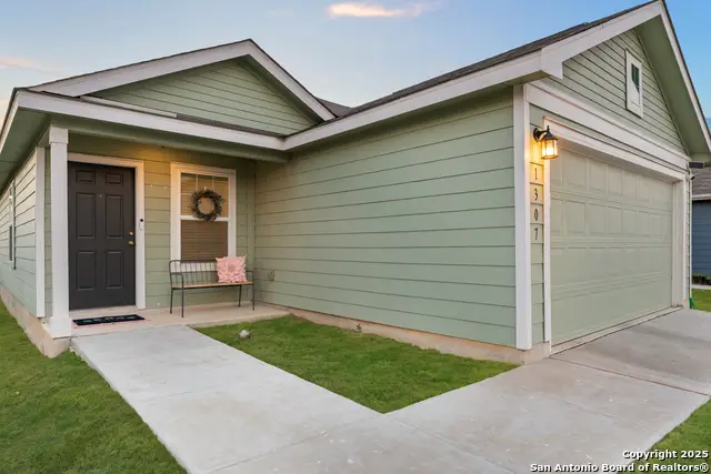 1307 Flame Tanager, San Antonio, TX 78245 - Image #2