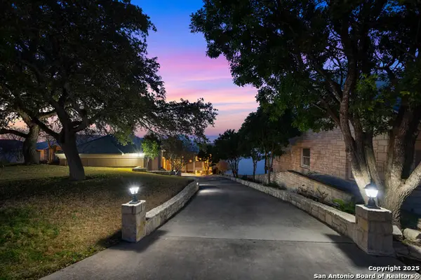 985 Janet, Canyon Lake, TX 78133