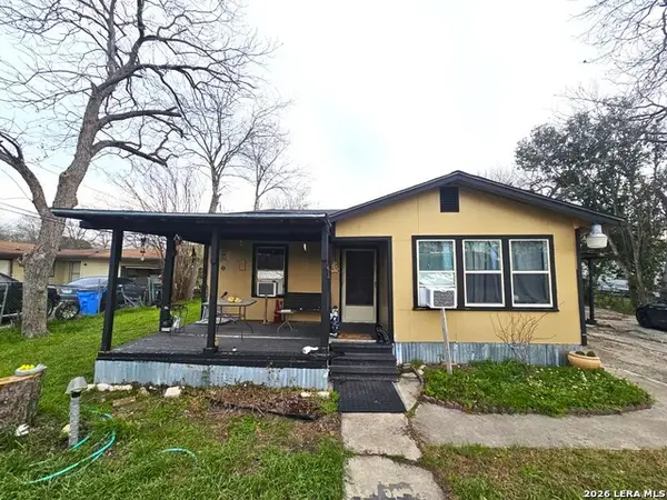 811 E New Braunfels, Seguin, TX 78155
