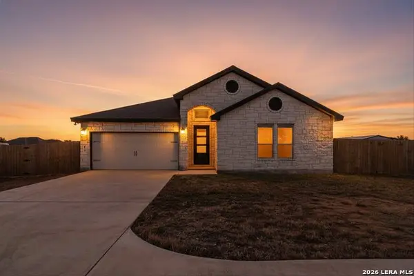 132 Medium Meadow, Lytle, TX 78052