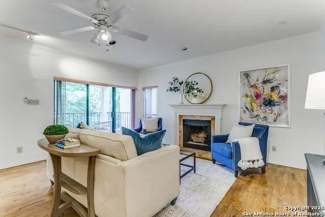 1022 Navarro #306, San Antonio, TX 78205 - Image #3