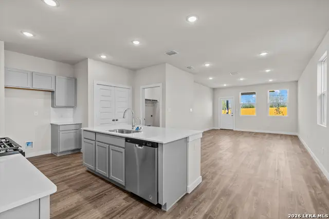 10742 Fairchild Way, San Antonio East, TX 78109 - Image #3