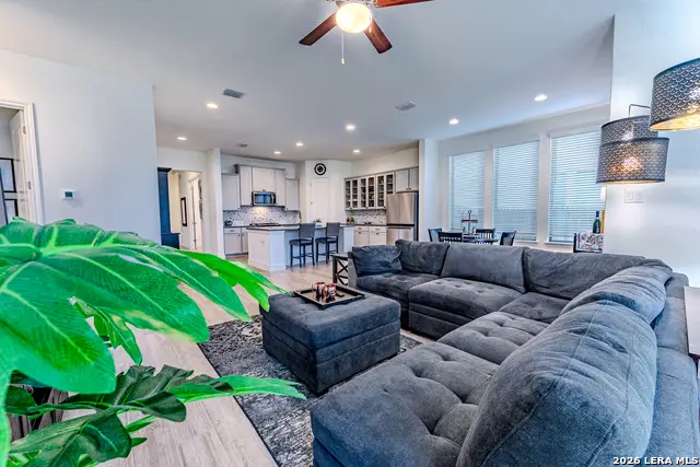 29775 Slate Crk, Fair Oaks Ranch, TX 78015 - Image #3