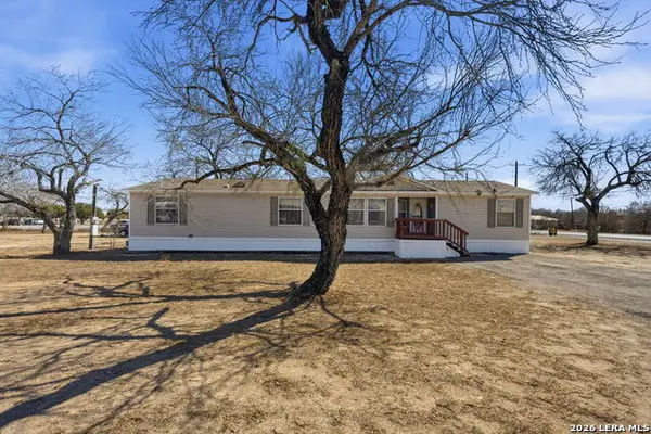 708 Mesquite, Jourdanton, TX 78026