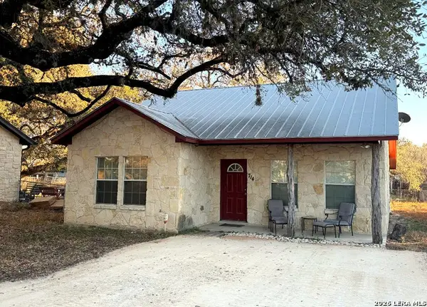 714 Houston, Pleasanton, TX 78064