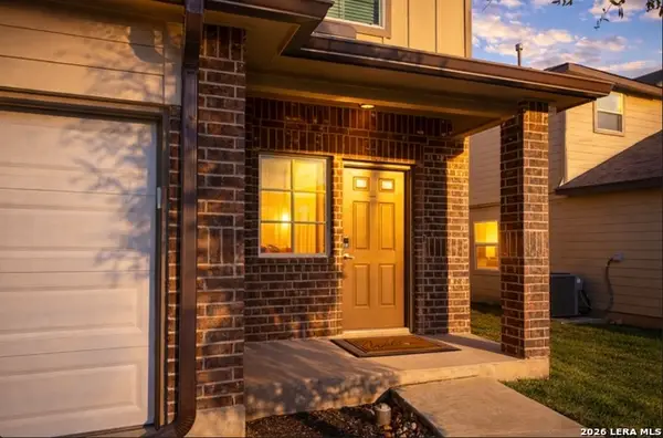 177 Middle Green, Floresville, TX 78114