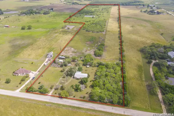 320 Graytown, St Hedwig, TX 78152