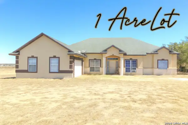 201 Cimarron, Floresville, TX 78114