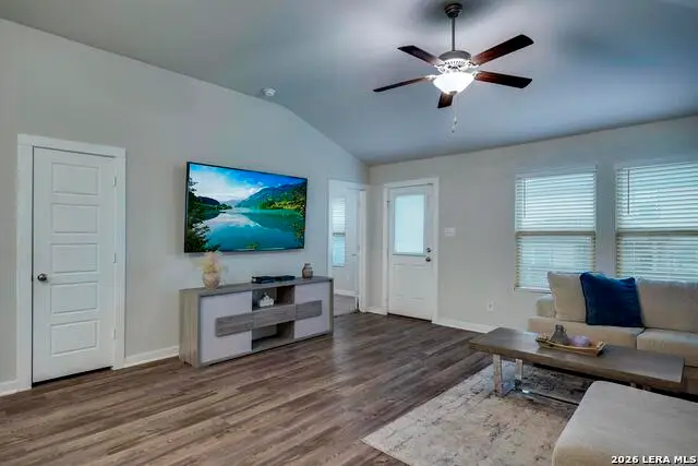 6910 Shiraz Way, Converse, TX 78109 - #3