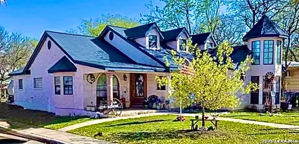 179 Caddo, San Antonio, TX 78211