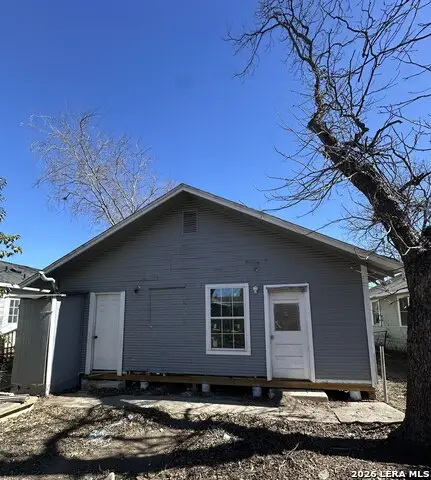 819 N Hamilton Ave, San Antonio, TX 78207 - Image #2