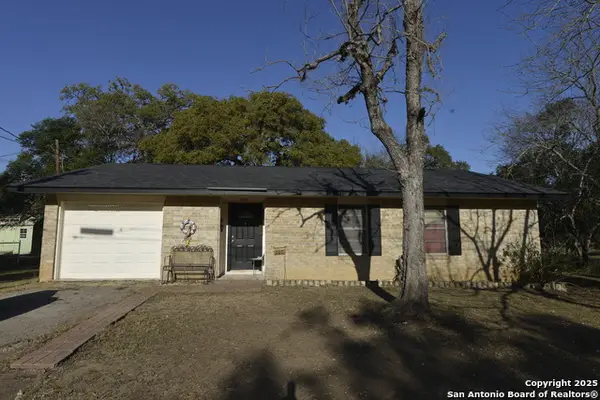 207 Hackberry, Bandera, TX 78003