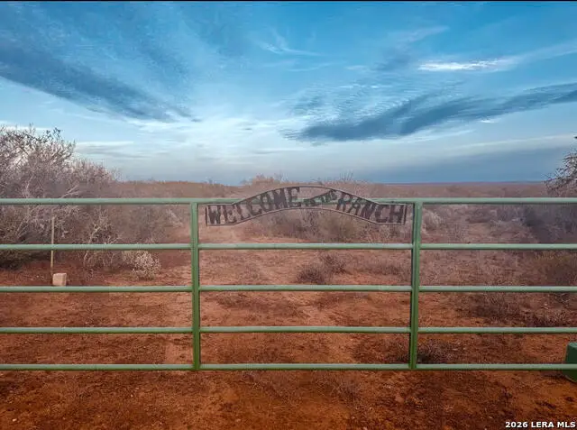 464 Cr354, Charlotte, TX 78011 - #3