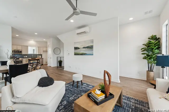 1735 W Gramercy Pl #301/302, San Antonio, TX 78201 - Image #2