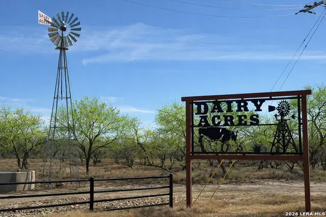 105 Sylas Hayes, Pleasanton, TX 78064 - #1