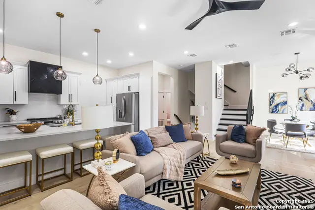 1021 S Hackberry #202, San Antonio, TX 78210 - #2