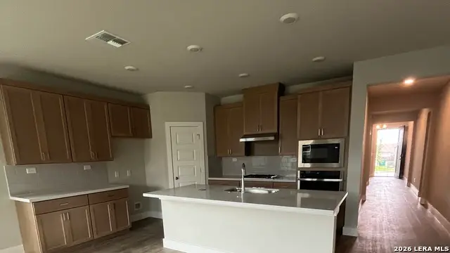 7025 Hayes Horizon, Live Oak, TX 78233 - #3