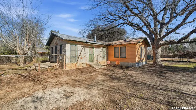 964 N Union Ave, New Braunfels, TX 78130 - #2