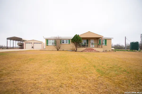 905 County Road 341, Jourdanton, TX 78026