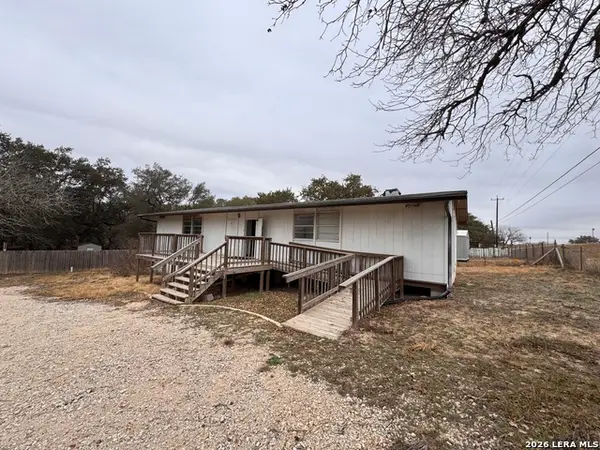 20 Dawnridge, Poteet, TX 78065