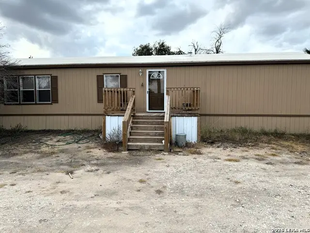 385 County Road 5719, Devine, TX 78016 - #1