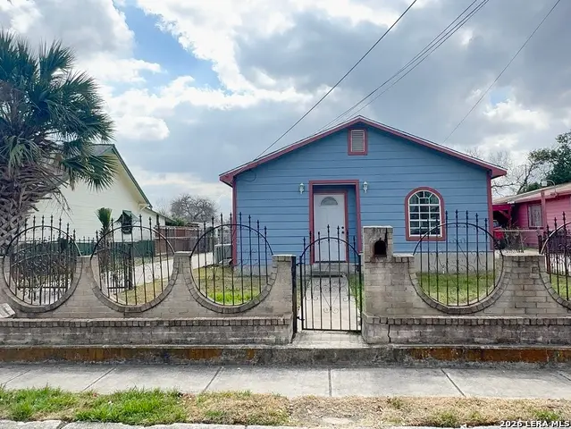 2906 W Poplar St, San Antonio, TX 78207 - #1