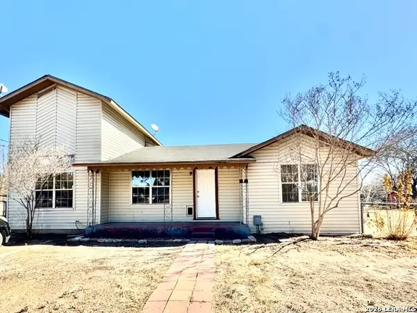 19524 S Benton, Lytle, TX 78052