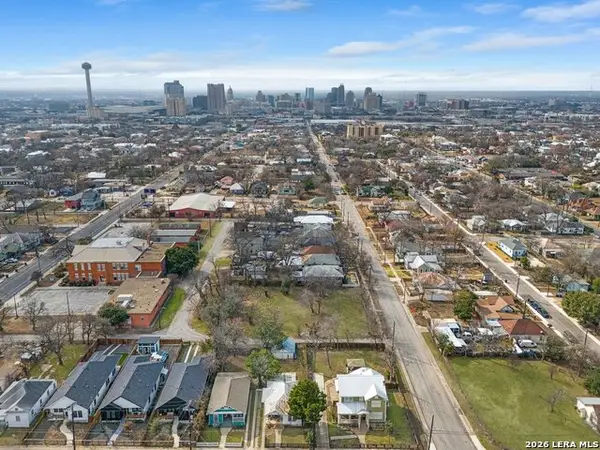 1038 Dawson St, San Antonio, TX 78202