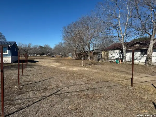 831 W Villaret, San Antonio, TX 78224