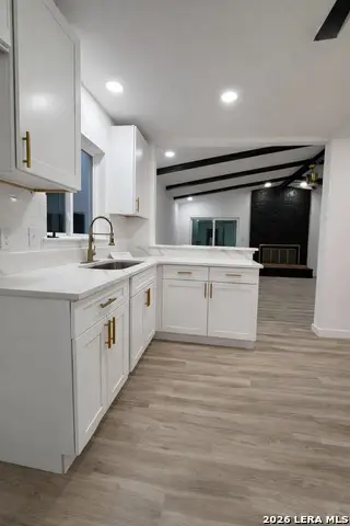 4902 El Presidio, San Antonio, TX 78233 - #3