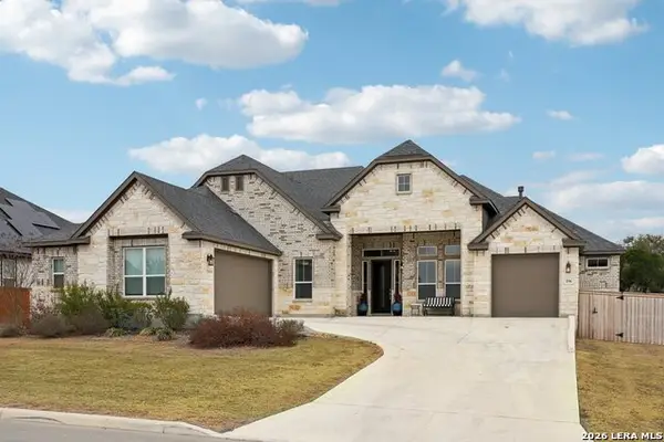 156 Moon, Castroville, TX 78009